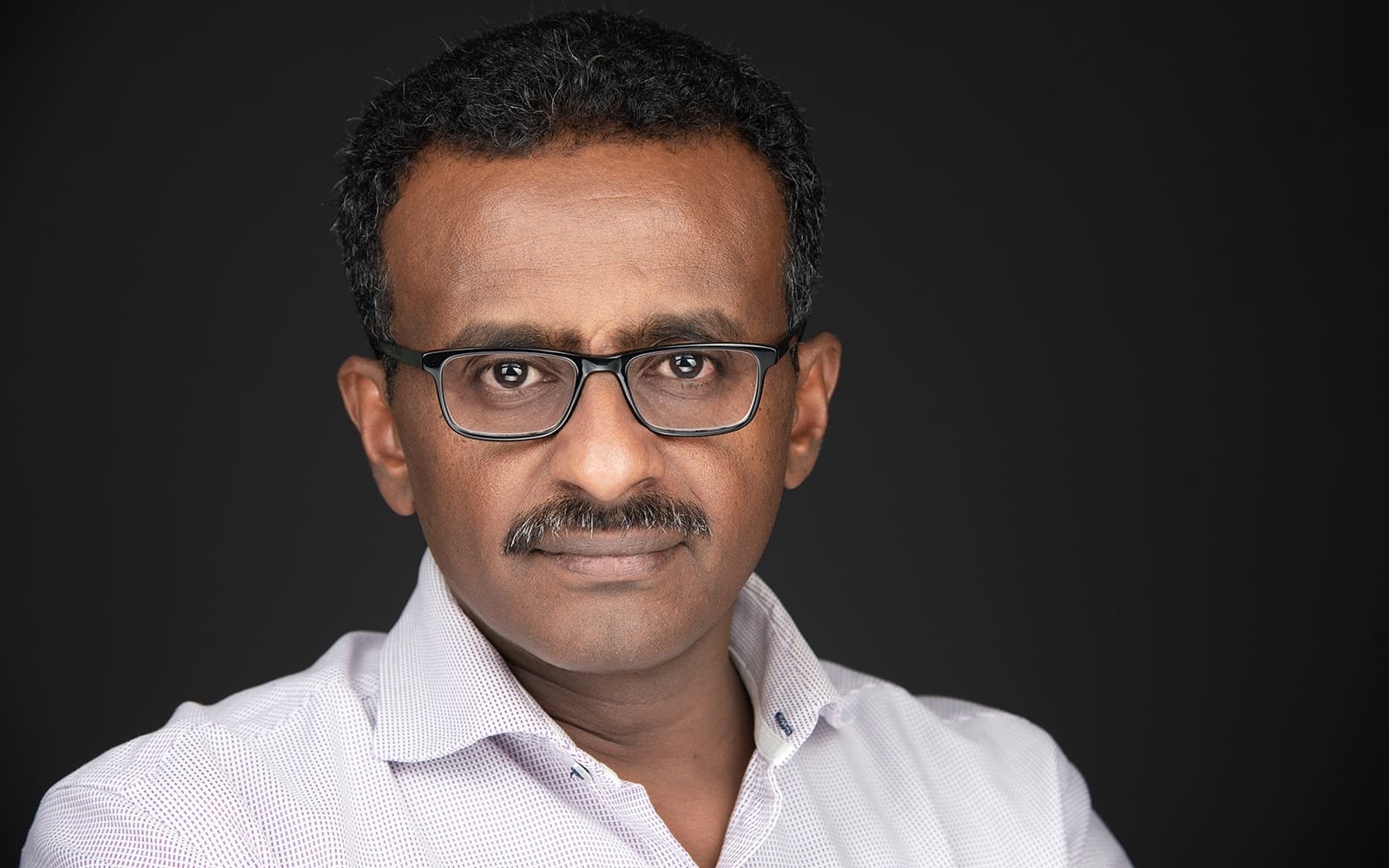 Headshot-with-yafeit-yafeit3